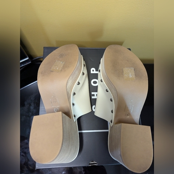 Shu Shop GINA Soft Faux Leather Clog Size 9 Color:Bone - Picture 6 of 9